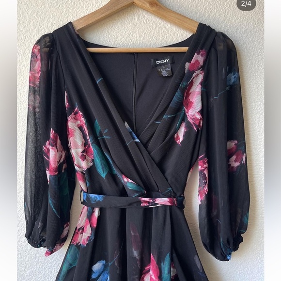 Flowy dress - Picture 2 of 4